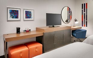 Hampton Inn  & Suites Anaheim Resort Convention Center