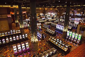 Bally's Twin River Lincoln Casino & Hotel