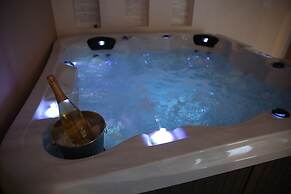 Gold Crown Apartments