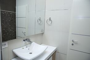 Gold Crown Apartments