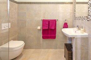 Luxury Villa Sea Seeker with Pool