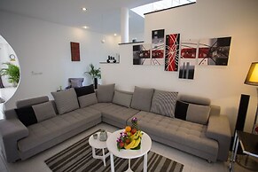 Blissful Tropical Stay at SeaLaVie Villa