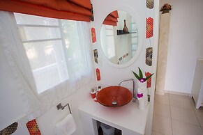 Blissful Tropical Stay at SeaLaVie Villa