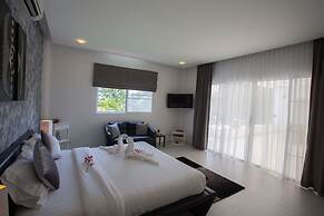 Blissful Tropical Stay at SeaLaVie Villa