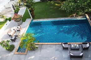 Blissful Tropical Stay at SeaLaVie Villa