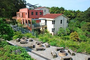 YHA Sze Lok Yuen Tai Mo Shan Youth Hostel