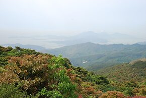 YHA Sze Lok Yuen Tai Mo Shan Youth Hostel