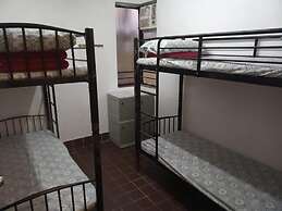 YHA Sze Lok Yuen Tai Mo Shan Youth Hostel