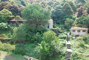 YHA Sze Lok Yuen Tai Mo Shan Youth Hostel