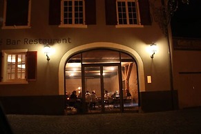 OX Hotel Café Bar Restaurant
