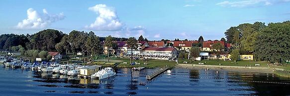 Strandhotel & Restaurant Mirow