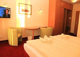 Strandhotel & Restaurant Mirow