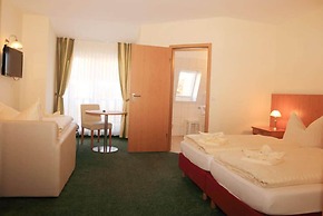 Strandhotel & Restaurant Mirow