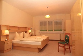 Strandhotel & Restaurant Mirow