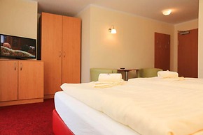 Strandhotel & Restaurant Mirow