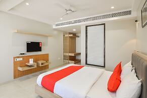 OYO Flagship 19307 Hotel Season Choice