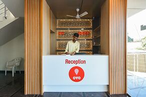 OYO Flagship 19307 Hotel Season Choice