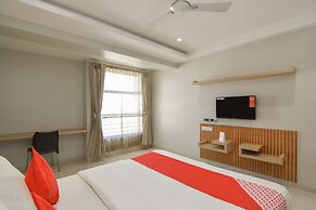 OYO Flagship 19307 Hotel Season Choice