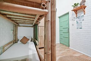 Snooze Guesthouse Yogyakarta - Hostel