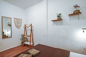 Snooze Guesthouse Yogyakarta - Hostel