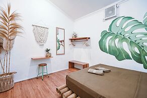 Snooze Guesthouse Yogyakarta - Hostel