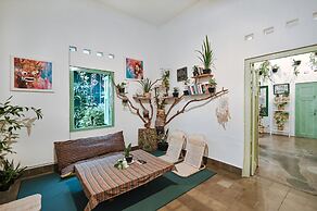 Snooze Guesthouse Yogyakarta - Hostel