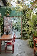 Snooze Guesthouse Yogyakarta - Hostel