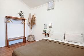 Snooze Guesthouse Yogyakarta - Hostel