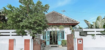 Snooze Guesthouse Yogyakarta - Hostel