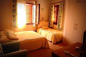 Breeze Flora Hotel