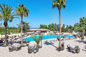 Le Chateau Lambousa Hotel