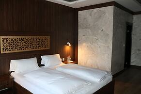 Louis Hotels