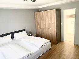 Louis Hotels
