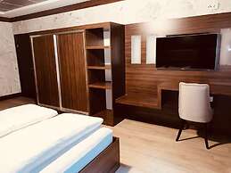 Louis Hotels