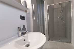 Boulevard 900 - Comfort and Style - Entire Structure 12 Beds