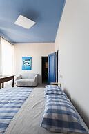 Boulevard 900 - Comfort and Style - Entire Structure 12 Beds