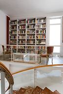 Boulevard 900 - Comfort and Style - Entire Structure 12 Beds