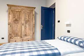 Boulevard 900 - Comfort and Style - Entire Structure 12 Beds