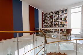 Boulevard 900 - Comfort and Style - Entire Structure 12 Beds
