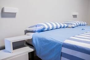 Boulevard 900 - Comfort and Style - Entire Structure 12 Beds