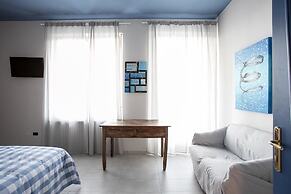 Boulevard 900 - Comfort and Style - Entire Structure 12 Beds