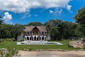 Seclusive & Relaxing villa in the jungle of Xpu-Ha by Happy Address