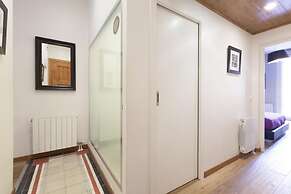 Akira Flats Roger de Flor Chic apartment