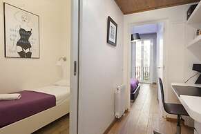 Akira Flats Roger de Flor Chic apartment