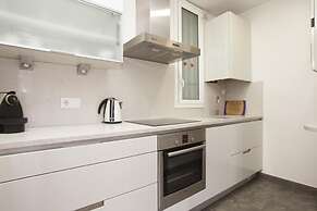 Akira Flats Roger de Flor Chic apartment