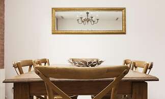 Akira Flats Roger de Flor Chic apartment