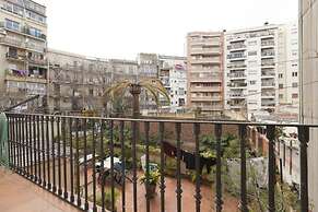 Akira Flats Roger de Flor Chic apartment