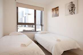 Akira Flats Diagonal Mar