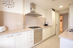 Akira Flats Diagonal Mar