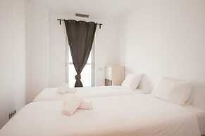 Akira Flats Fira Gran Via Barcelona